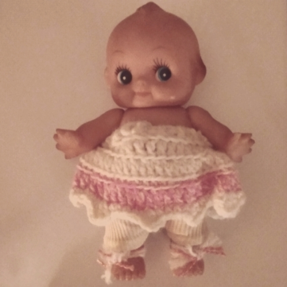Vtg. Adorable Kewpie like doll in pink - Picture 10 of 10